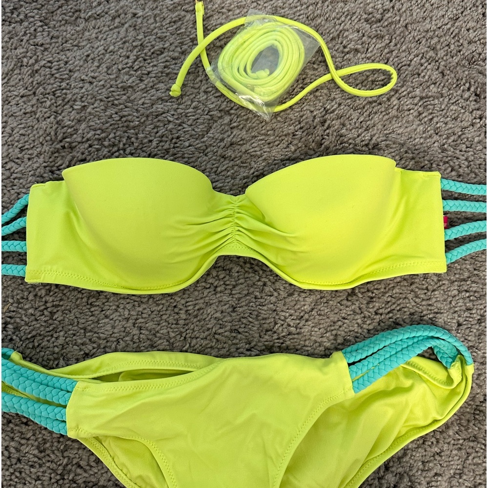 Victorias Secret Bikini Set - Picture 3 of 5